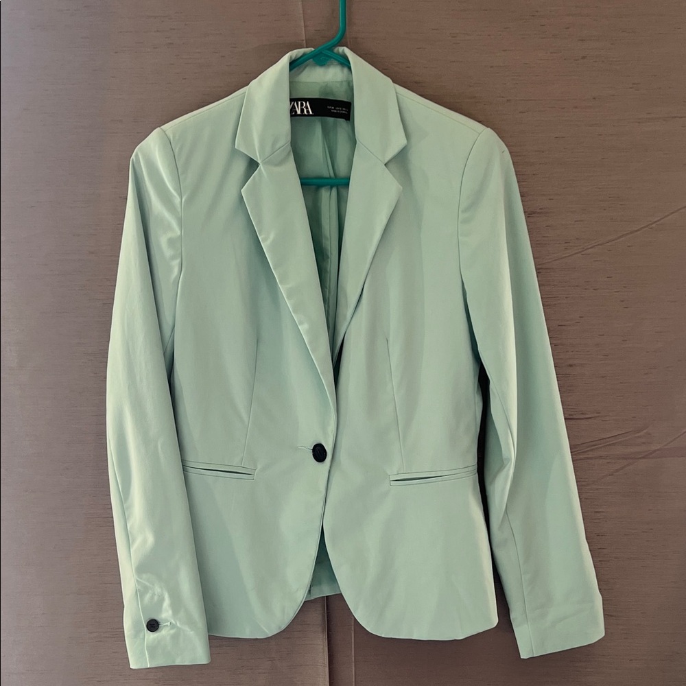 Zara Women Light Green Tapered Blazer with padded shoulders